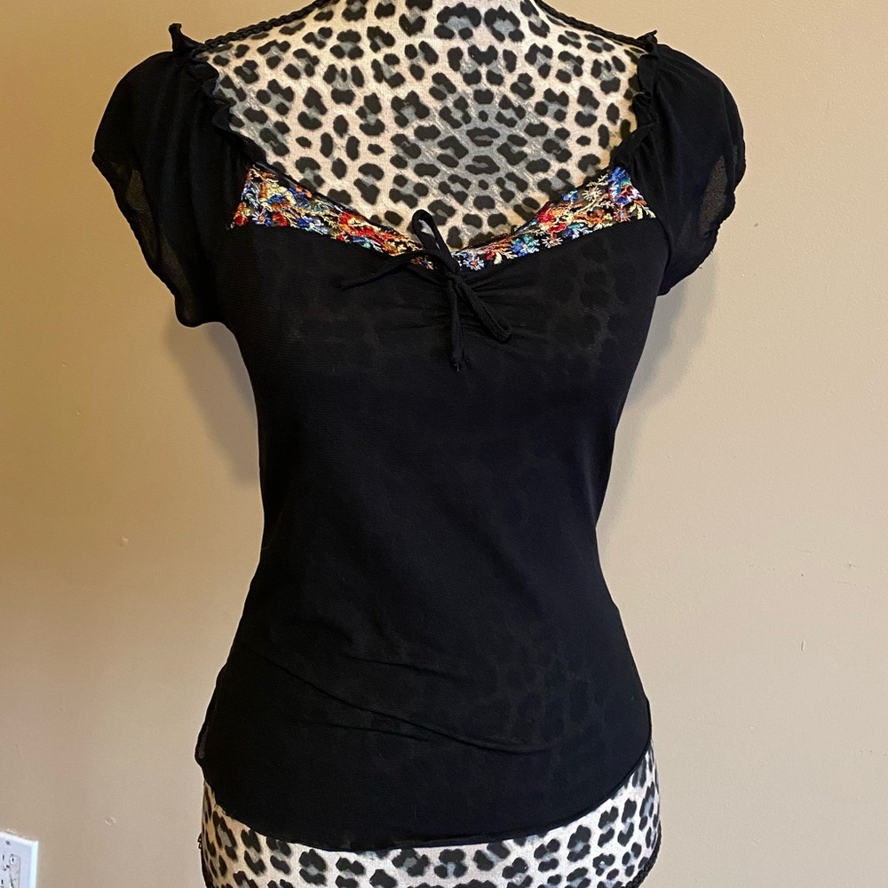 WET SEAL BLACK BLOUSE